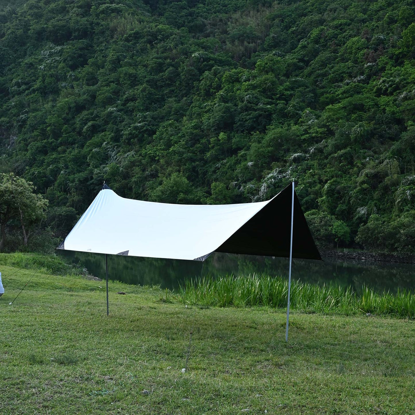 4–8 Person Camping Tarp Shelter